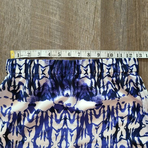 Express US XS Maxi Skirt White Blue Ikat Lightweight Flowy Lined - Picture 11 of 12